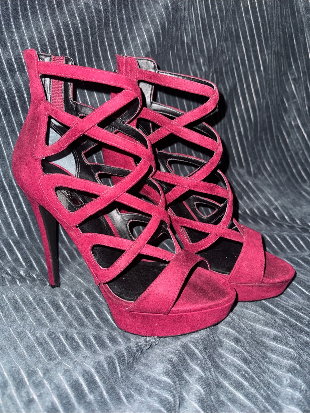 Guess Women's Strappy High Heel - Fuchsia Pink - NEW out of box, never worn